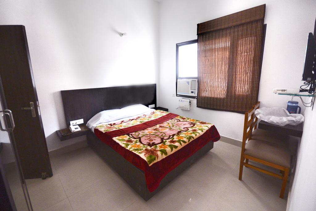 Hotel Mehra Inn Amritsar Exterior foto